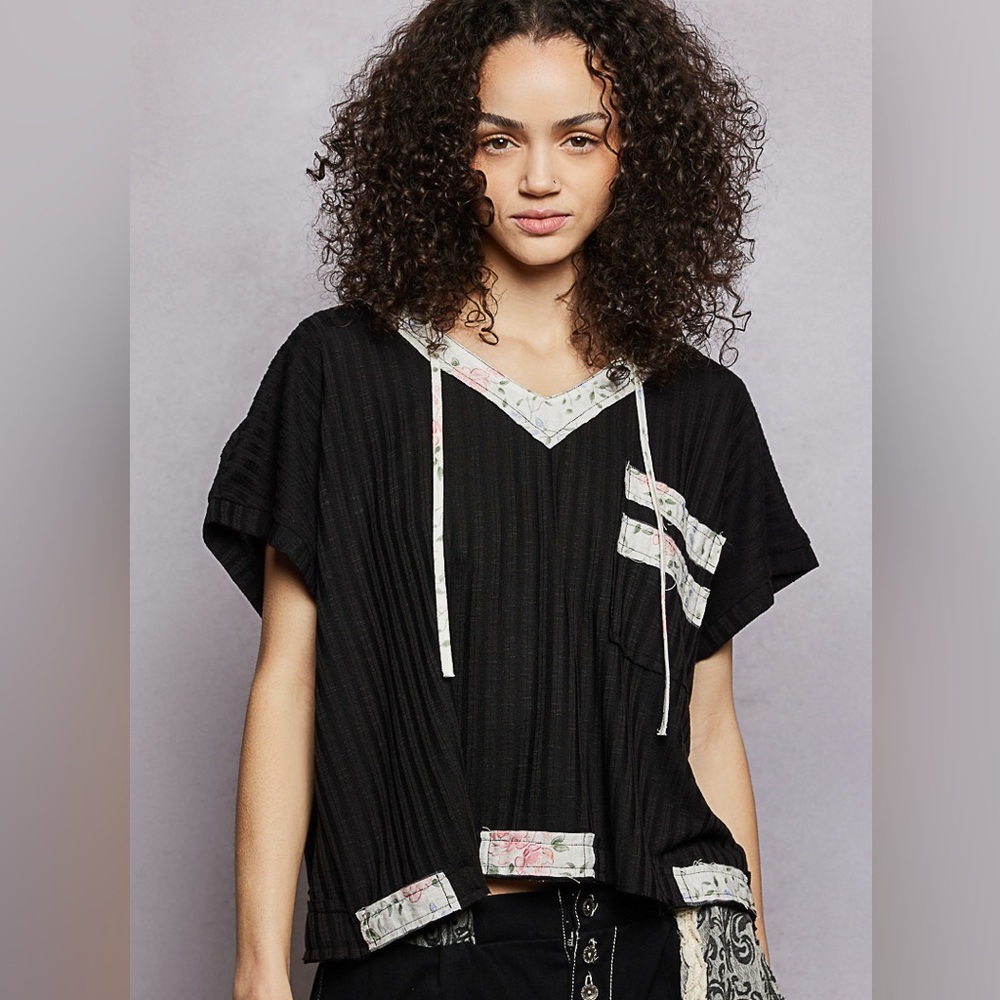 ♥️ Hello Gorgeous! POL Short Sleeve Hooded Top with Back-Open Detail